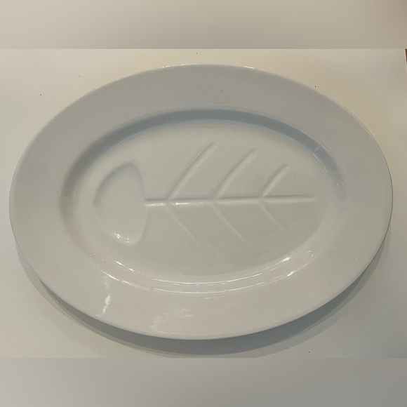 Ideal Ironstone Ware Ide Bros. Japan White Oval Plate with fish design-vintage - Picture 1 of 8